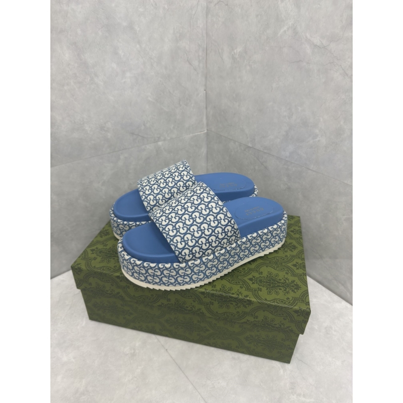 G*u*i slippers